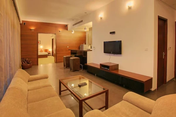 hotel near pune railway station - hotel parc estique