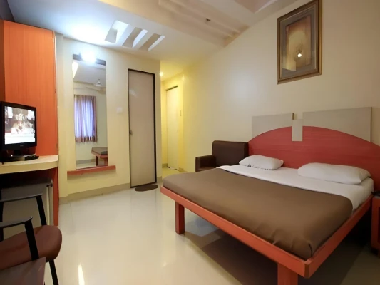 hotel near pune railway station - hotel sai executive pune