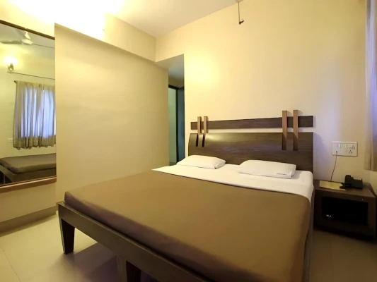 hotel with free parking in wakad, pune - hotel sai executive pune