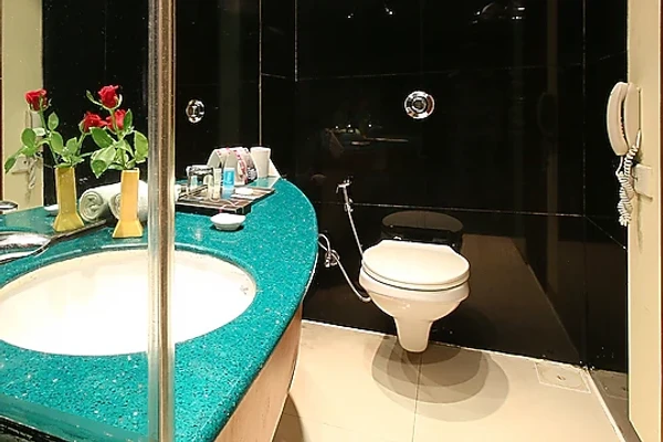 hotel with swimming pool in pune railway station agarkar nagar, pune - hotel studio estique