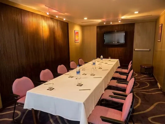 group holiday hotels in hotel studio estique pune