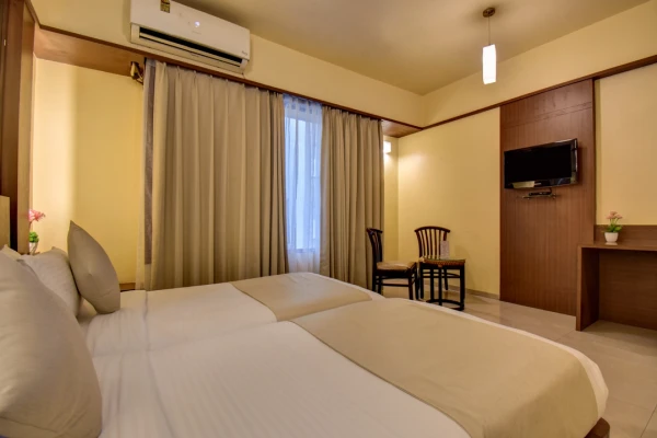 online room booking in viman nagar, pune - ivy studios hotel near pune airport