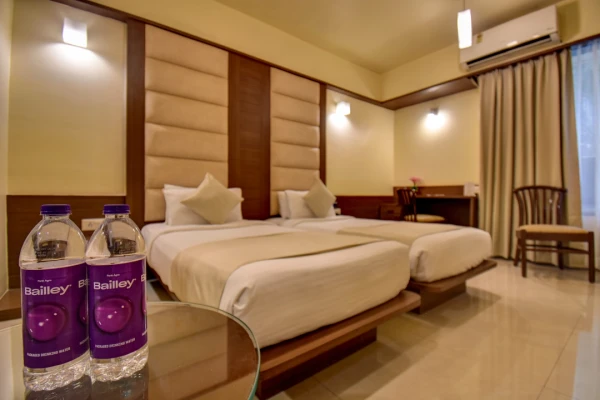 budget hotels in ivy studios hotel near pune airport pune