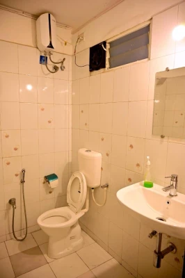 best couple hotels in kivi's home stay pune