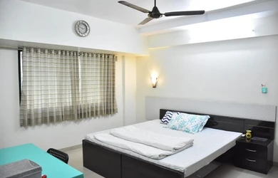 hotels for few hours in laxmi guest house pune