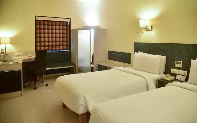 chinchwad, pune hotel booking - lemon tree hotel chinchwad pune