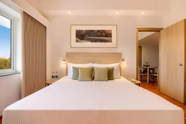 hotel with gym in hinjewadi, pune - lemon tree hotel hinjawadi pune