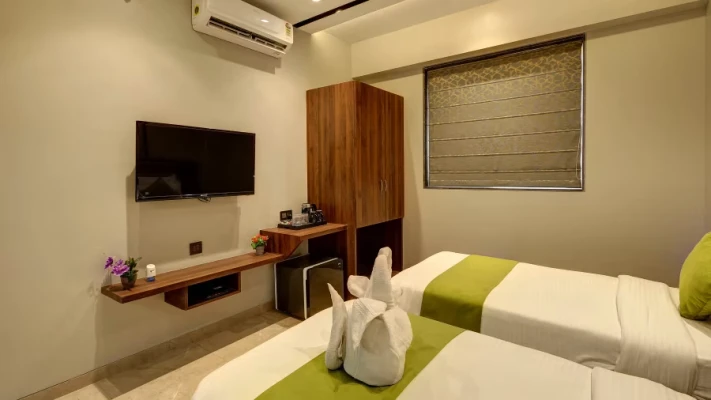 online room booking in magarpatta city, pune - magnus fortune house magarpatta