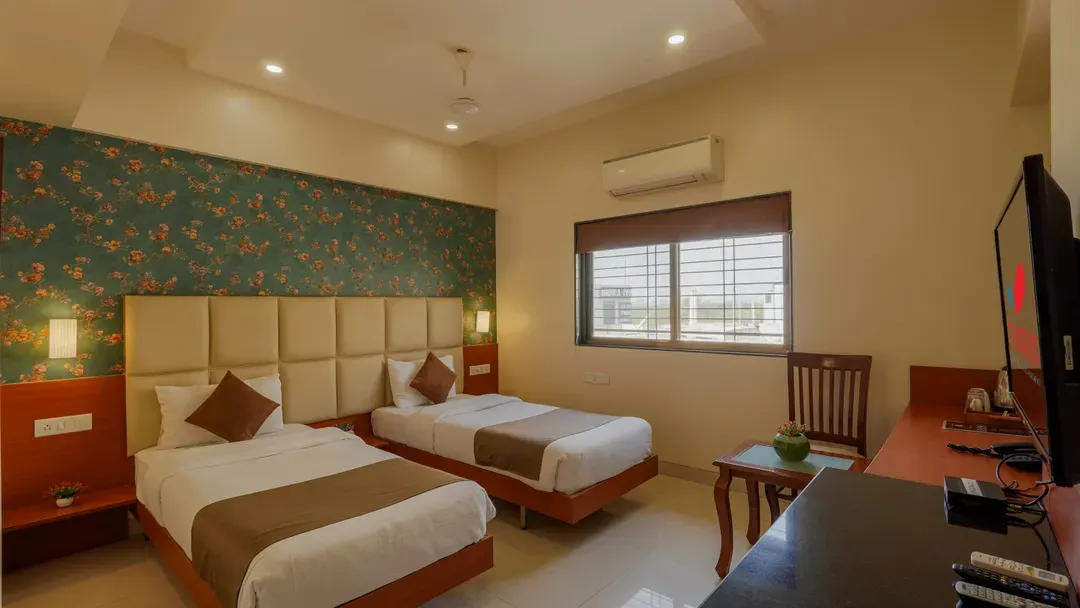 hotel with party hall in viman nagar, pune - magnus square business hotel viman nagar