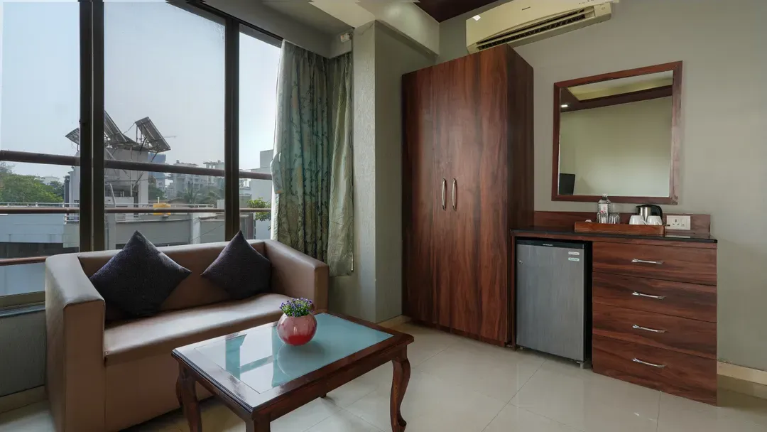 online room booking in kalyani nagar, pune - magnus vosiv suites premium residency