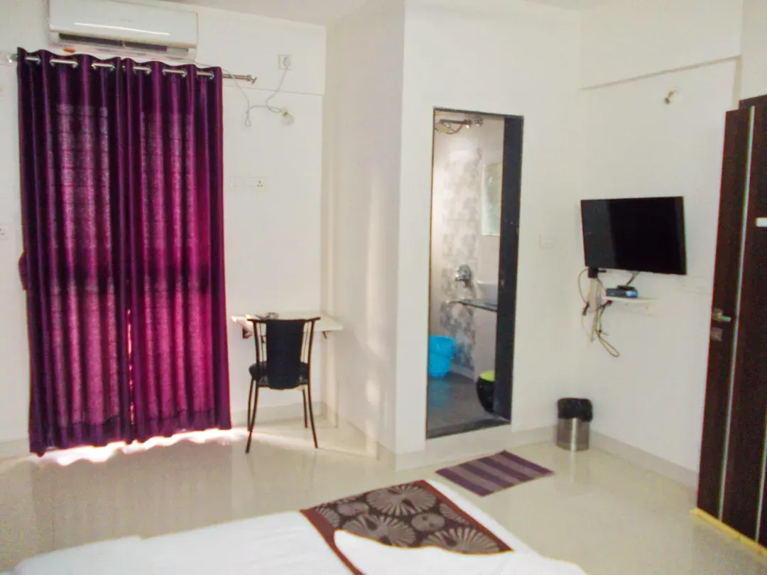 hotel near pune airport - milind vill