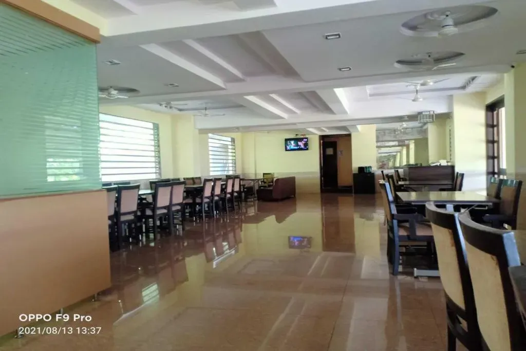 best hotels for unmarried couples in radhakrishna residency pune