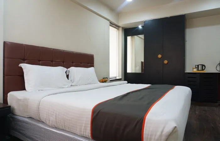 hourly hotel in sr rooms pune