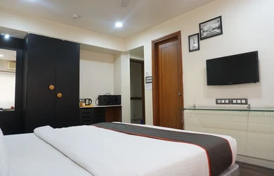 Homestay with Campfire in wakad, pune - sr rooms