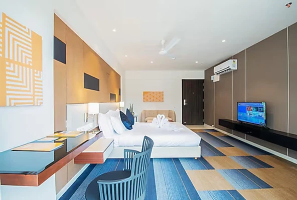 hotel with free parking in kharadi, pune - staybird b suite bussiness hotel kharadi