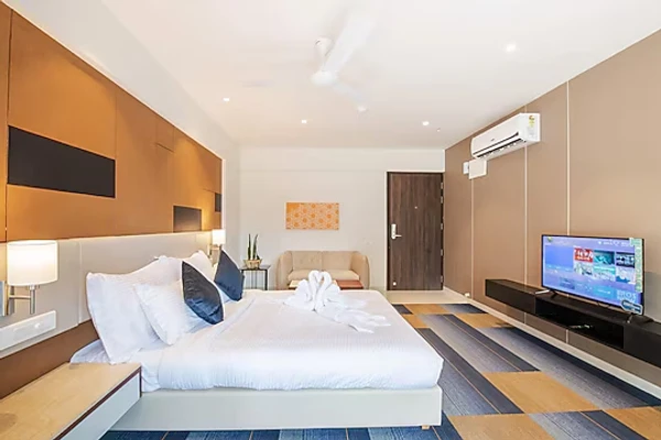 hotel with bar in kharadi, pune - staybird b suite bussiness hotel kharadi
