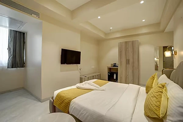 hotel near pune airport - staybird capital business hotel