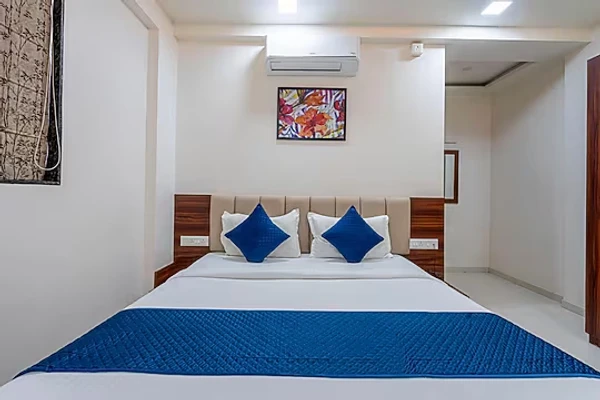 hotel in kharadi, pune for couples - staybird - nest