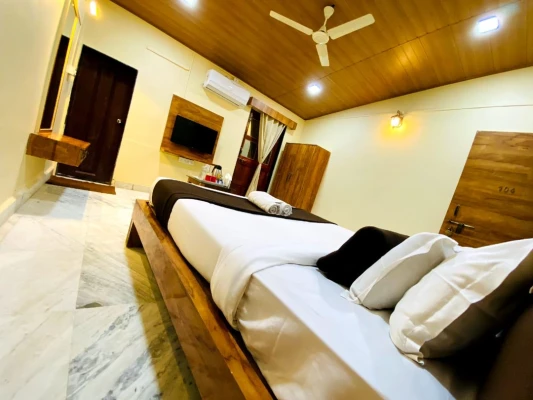 5 star hotels in the meadows resort pune