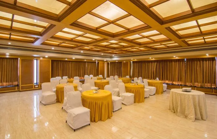hotels for couple in the president hotel pune