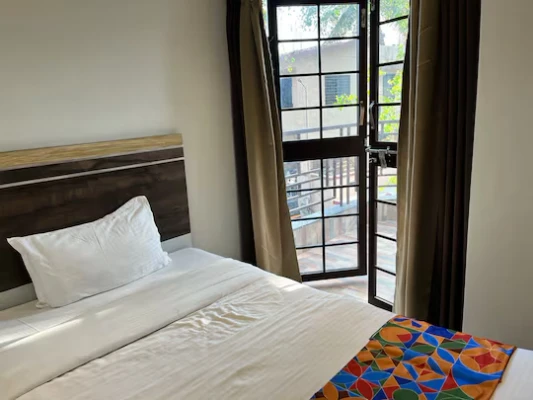 hotel in kharadi, pune for couples - vits select kharadi pune