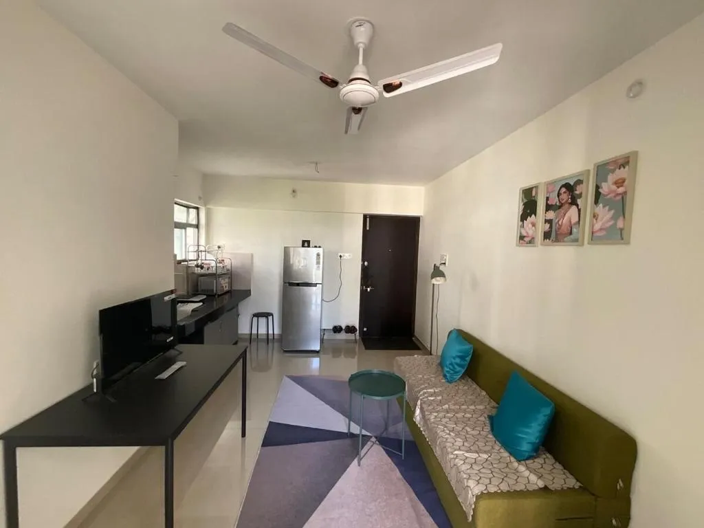 service apartment in sb road, pune for rent - white lotus highway den