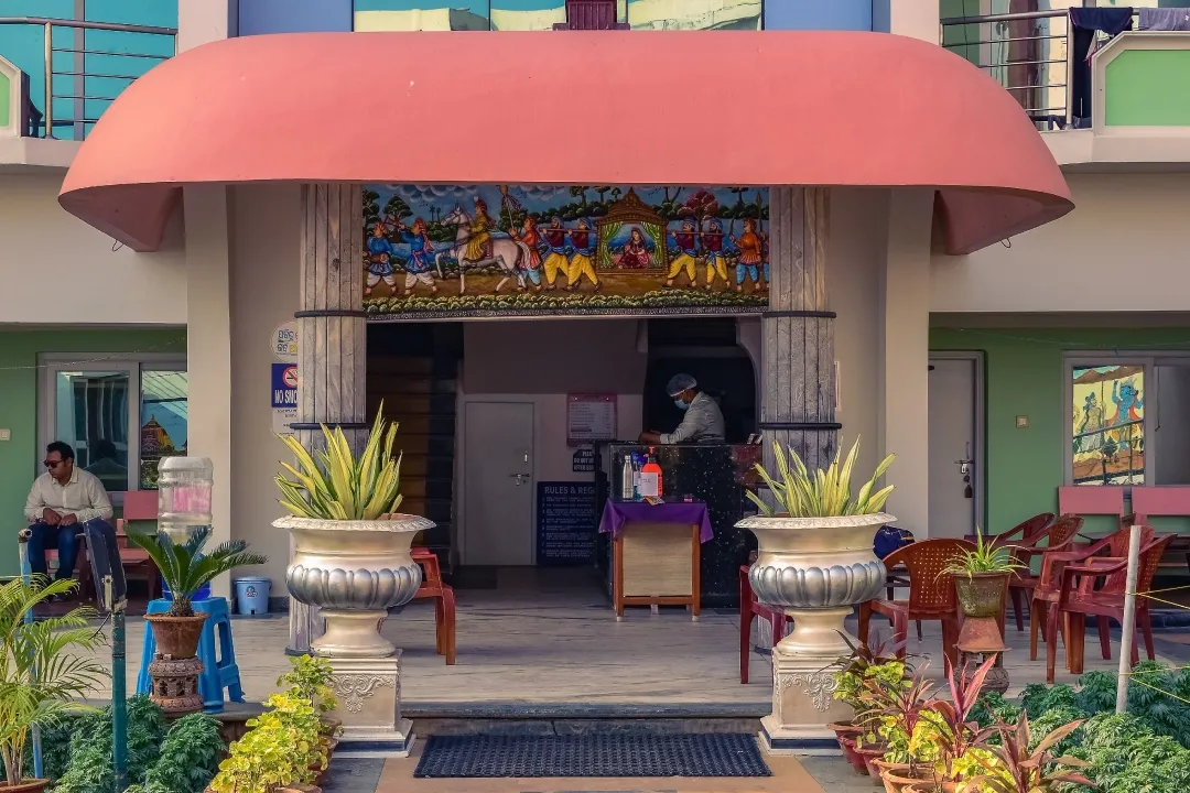 hotel with bar in marine drive, puri - hotel new sea hawk