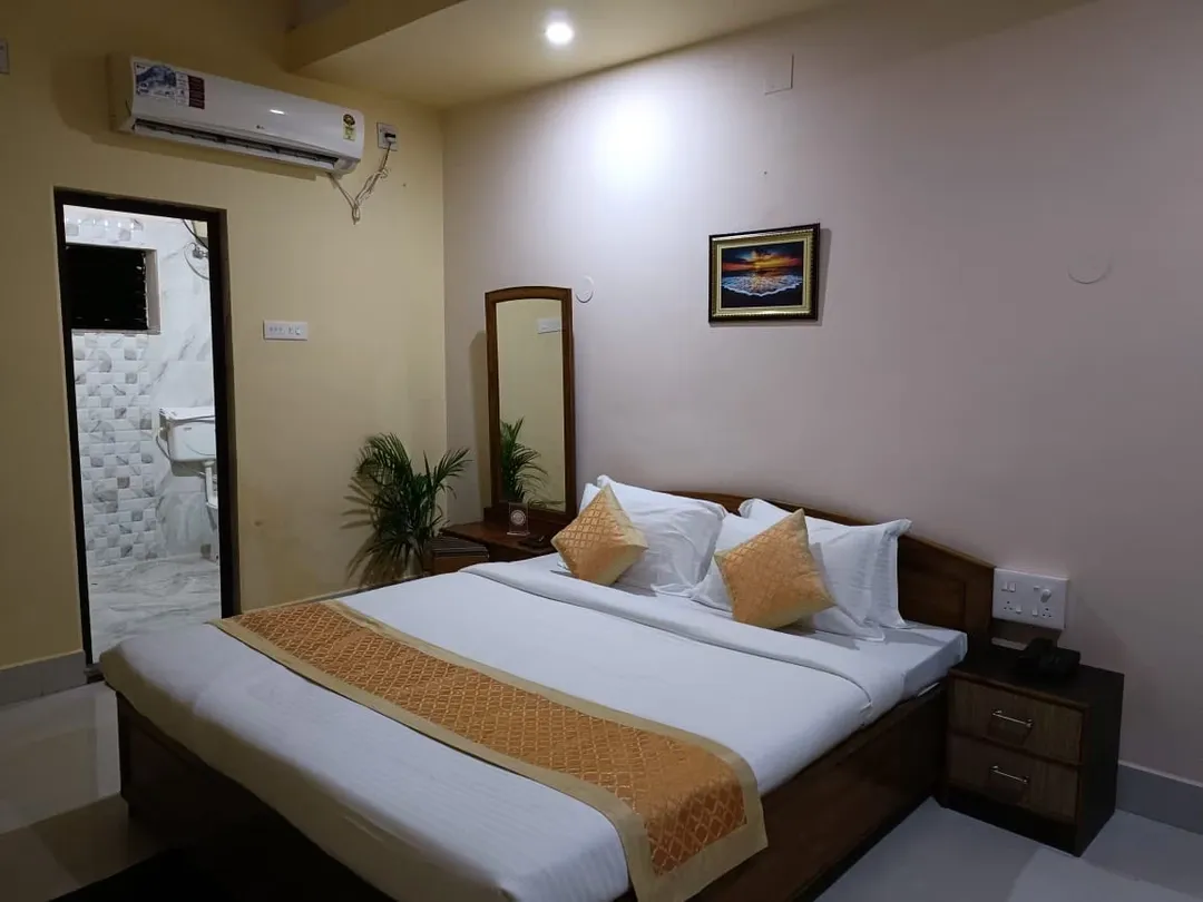 hotel with banquet hall in baliapanda, puri - silicon inn by suviraj hotels