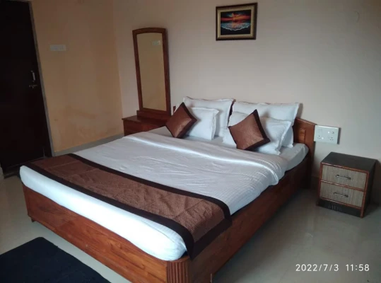 hotel with banquet hall in baliapanda, puri - silicon inn by suviraj hotels