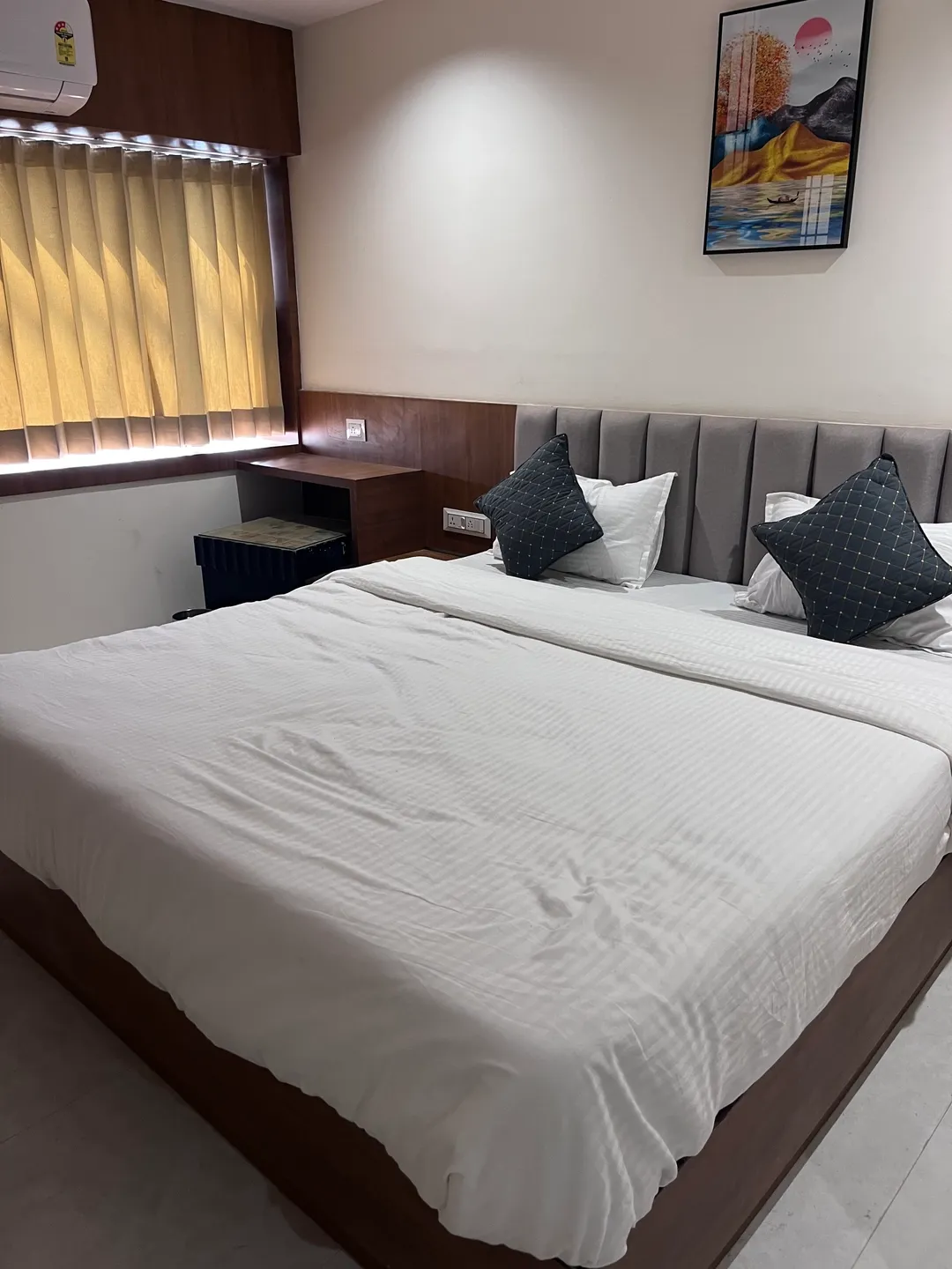 hotel near rajkot airport - glory hotel