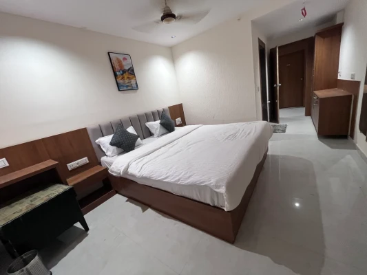 hotels for unmarried couples in glory hotel rajkot