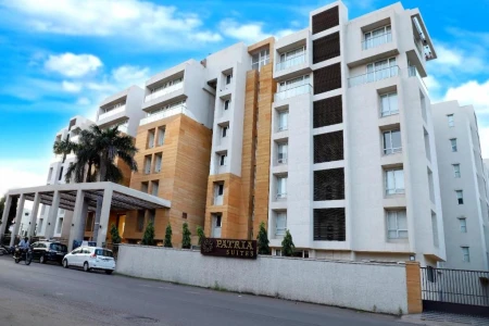 hotel in race course road, rajkot for couples - quality inn patria suite rajkot
