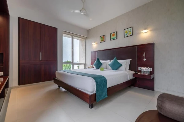 jacuzzi hotel in race course road, rajkot - quality inn patria suite rajkot