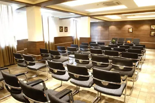 hotel in plaza chowk, ranchi for couples - hotel genista inn - luxury hotel