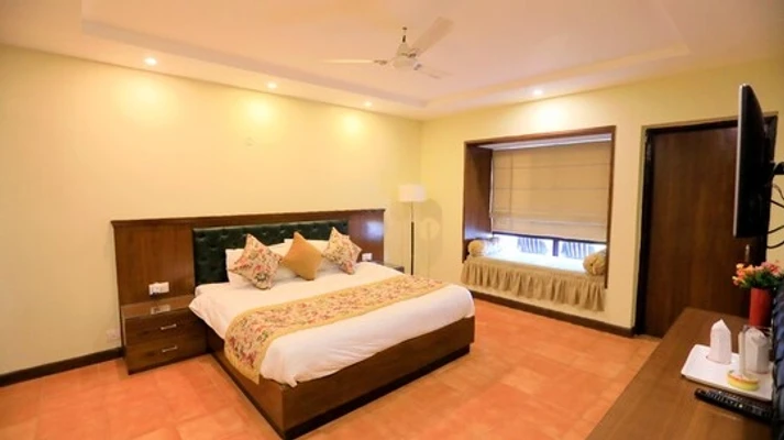 hotel room booking in bhatrojkhan, ranikhet - ecko woodsvilla resort