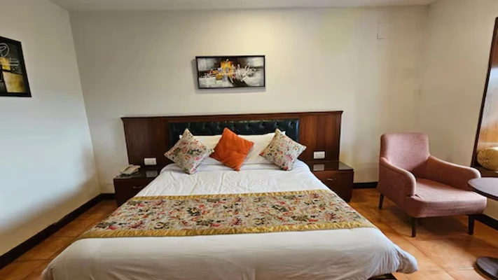 hotel with gym in bhatrojkhan, ranikhet - ecko woodsvilla resort
