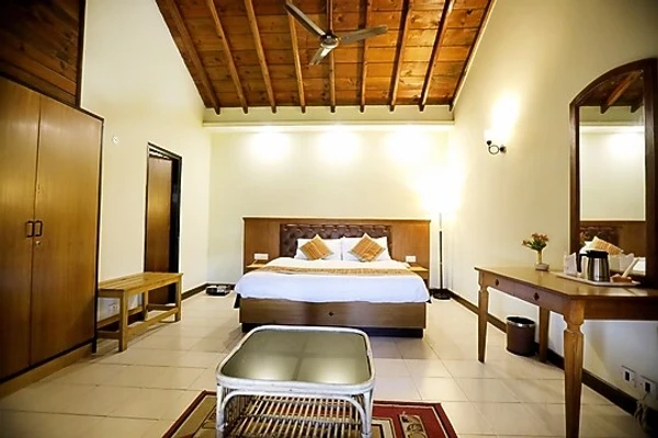 hotel near ranikhet railway station - ecko woodsvilla resort