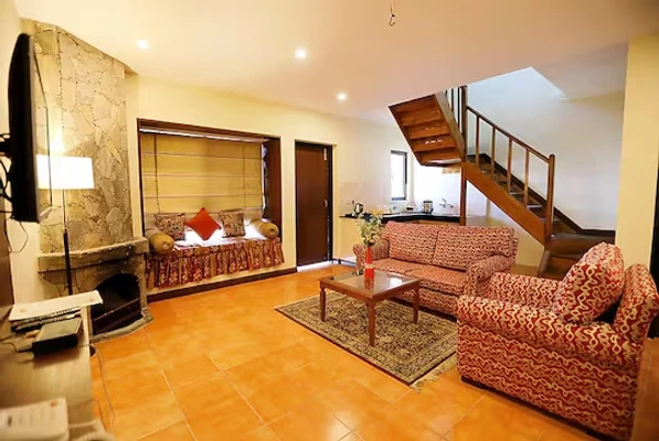 hotel with swimming pool in bhatrojkhan, ranikhet - ecko woodsvilla resort