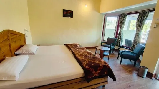 3 star hotel in the mall, ranikhet - the ranikhet club