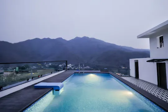 night stay hotels in ecko tapovan by the ganges rishikesh