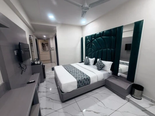 hotel near sanand railway station - the 7 eleven hotel