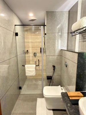 hotel with free parking in samastanagar, sangli - mastiff grand sangli
