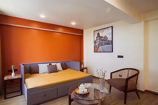jacuzzi hotel in chota shimla, shimla - alaya stays baljees melville divine 1 bhk with balcony & breathtaking view
