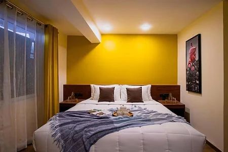 hotel with bar in chota shimla, shimla - alaya stays baljees melville utopia 1bhk shimla