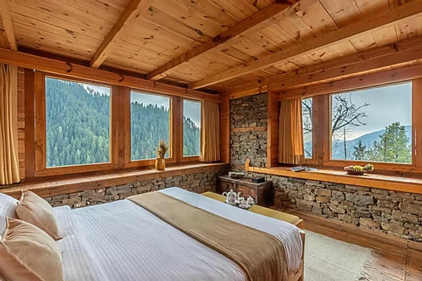 hotel in narkanda, shimla for family - elivaas skylounge pet friendly 4bhk with sauna & garden near haku temple shimla