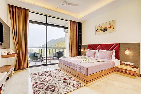 hotel in dharampur, solan for couples - alaya stays serene woods kasauli