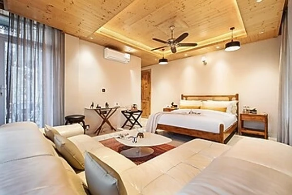 hotel with meeting room in dharampur, solan - elivaas 4 bhk kavya villa with lounge & panoramic views