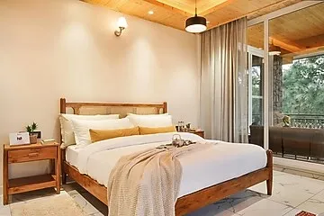 hotel with party hall in dharampur, solan - elivaas 4 bhk kavya villa with lounge & panoramic views