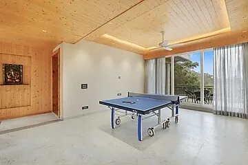 hotel in dharampur, solan for couples - elivaas 4 bhk kavya villa with lounge & panoramic views