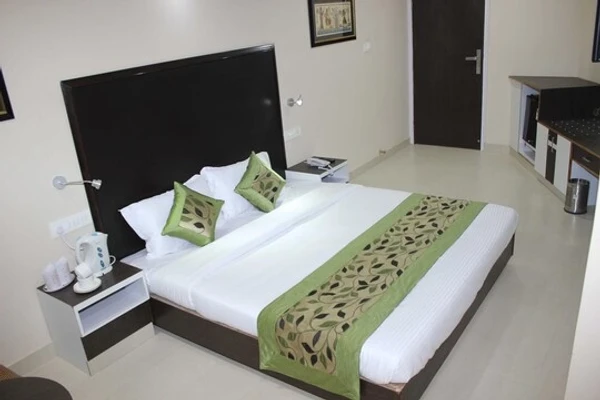best business hotels in hotel city heights solan